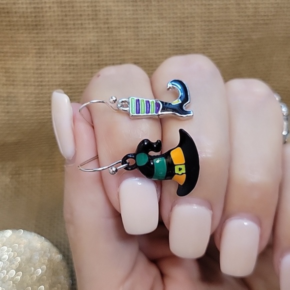 WITCHY MISMATCH DROP EARRINGS - Picture 1 of 6
